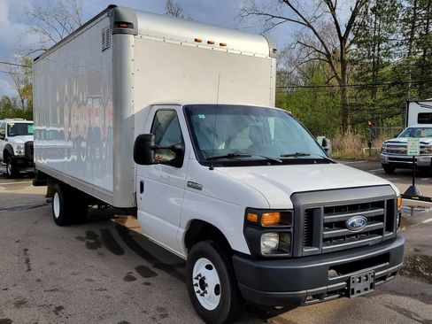 Used 2017 Ford E-450 and Econoline 450 Super Duty w/ Power Windows & Locks Group image 13