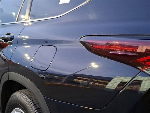 Certified 2024 Toyota Highlander LE image 9