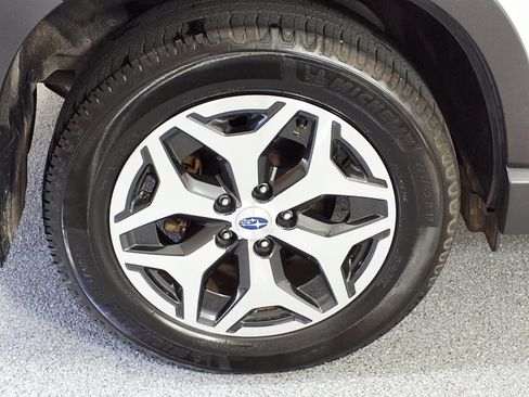 Used 2021 Subaru Forester Premium AWD/4WD image 4
