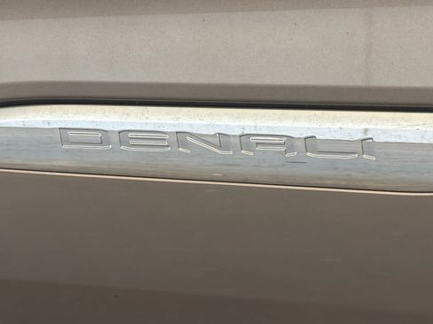 Used 2022 GMC Acadia Denali w/ LPO, Floor Liner Package FWD image 14