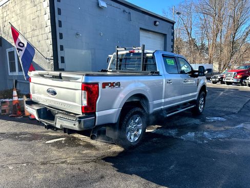 Used 2019 Ford F250 Lariat w/ Chrome Package image 8