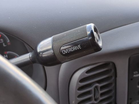 Used 2001 Ford F150 Lariat AWD/4WD image 24