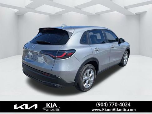 Used 2024 Honda HR-V LX image 3