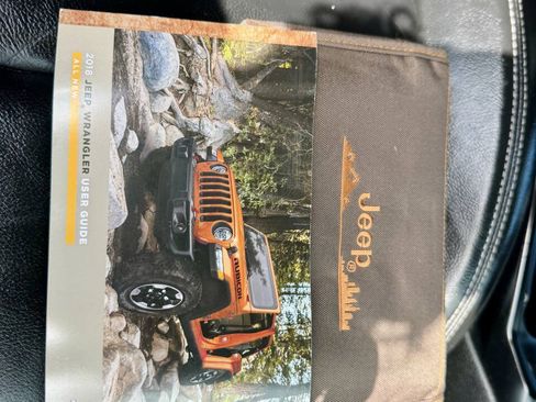 Used 2018 Jeep Wrangler Unlimited Sahara w/ Dual Top Group AWD/4WD image 32