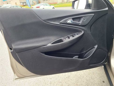 Used 2022 Chevrolet Malibu LT image 14