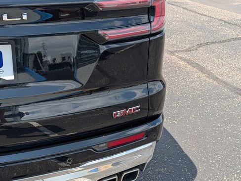 Used 2025 GMC Acadia Denali w/ LPO, Floor Liner Package AWD/4WD image 6