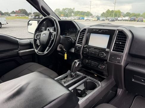 Used 2015 Ford F150 XLT w/ Equipment Group 302A Luxury AWD/4WD image 8
