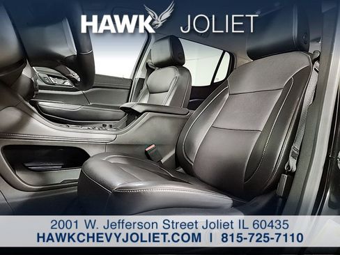 Used 2023 GMC Acadia SLT FWD image 18