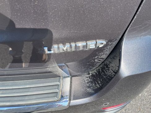 Used 2014 Jeep Grand Cherokee Limited w/ Luxury Group II image 12