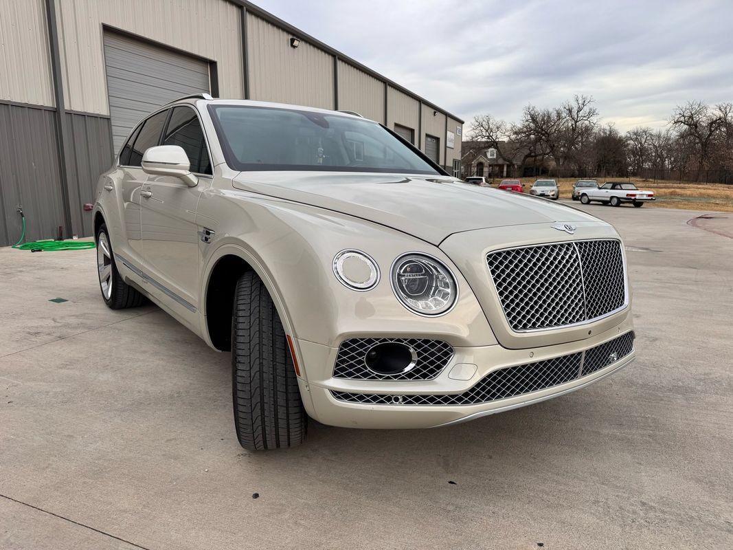 Used 2018 Bentley Bentayga AWD/4WD image 8