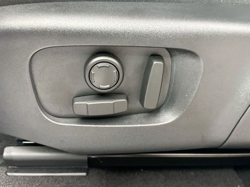 Certified 2025 Land Rover Discovery Sport S image 22