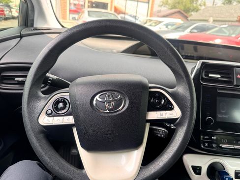 Used 2018 Toyota Prius Two image 16