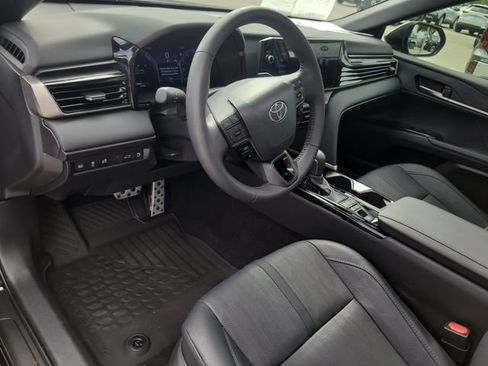 Used 2025 Toyota Camry XSE FWD image 18