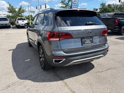 Used 2023 Volkswagen Taos SE FWD image 5
