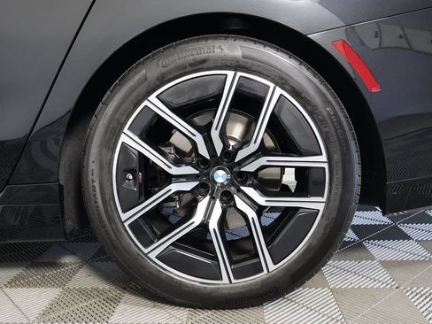 Used 2025 BMW 740i RWD image 16