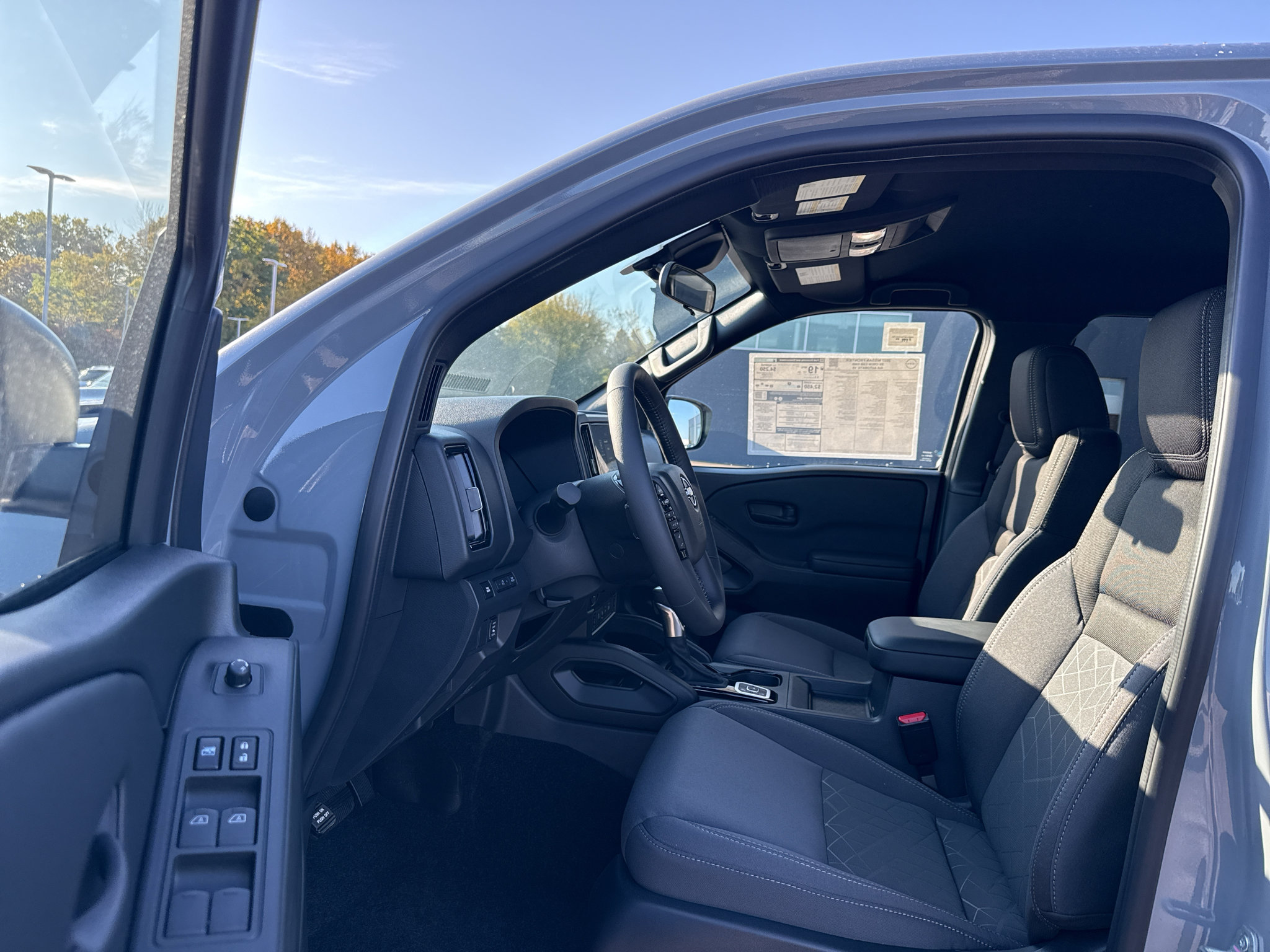 New 2027 Nissan Frontier SV w/ SV Convenience Package AWD/4WD image 4