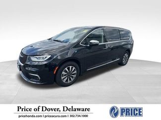 Used 2023 Chrysler Pacifica Limited FWD video 1
