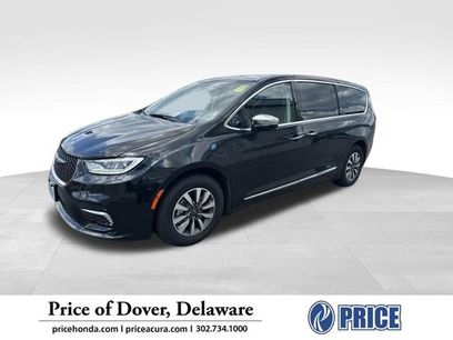 Used 2023 Chrysler Pacifica Limited