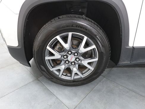 Used 2023 GMC Acadia SLT AWD/4WD image 29