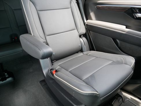 Used 2025 Chevrolet Tahoe Premier AWD/4WD image 14