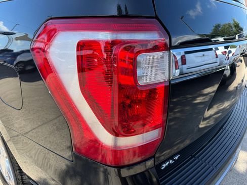 Used 2020 Ford Expedition Max XLT w/ Equipment Group 202A RWD image 12
