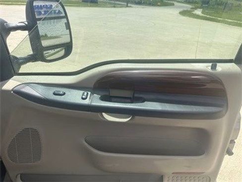 Used 2006 Ford F450 Lariat image 19