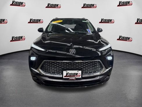 Used 2025 Buick Encore GX Avenir w/ Avenir Technology Package image 2