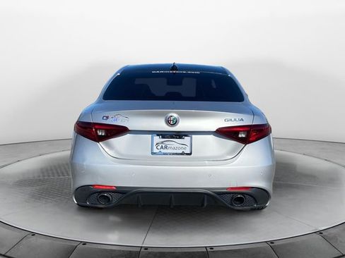 Used 2017 Alfa Romeo Giulia AWD w/ Sport Appearance Package image 4