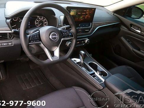 Certified 2025 Nissan Altima 2.5 SV w/ SV Premium Package FWD image 12