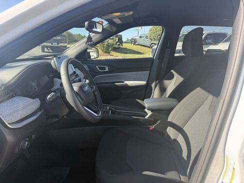 New 2025 Jeep Compass Sport image 14