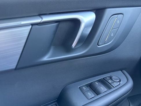 Used 2025 Buick Enclave Preferred FWD image 27
