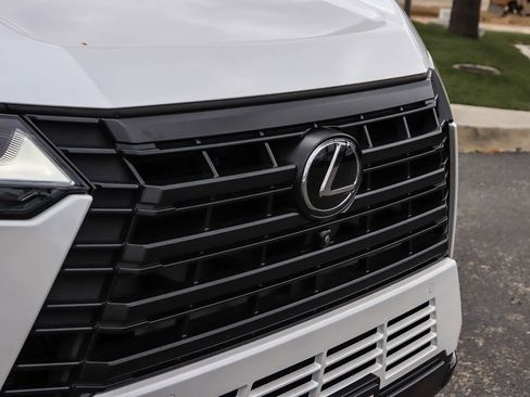 Used 2025 Lexus GX 550 AWD/4WD image 6