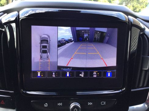 Used 2023 Chevrolet Traverse LT w/ Midnight/Sport Edition AWD/4WD image 12