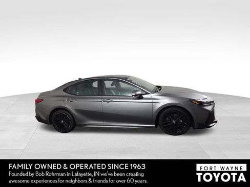 Used 2025 Toyota Camry SE FWD image 5