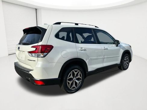 Used 2019 Subaru Forester Premium image 5
