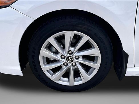 Used 2024 Toyota Camry SE FWD image 9