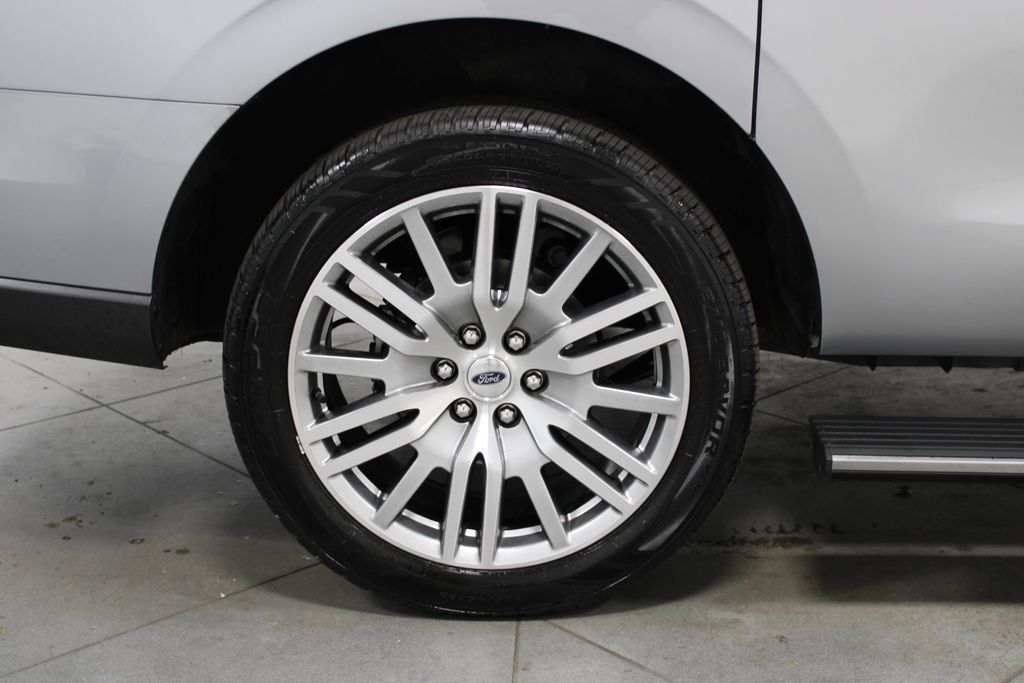 Used 2024 Ford Expedition Max Limited AWD/4WD image 13
