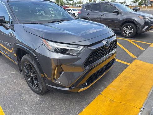 Used 2022 Toyota RAV4 XSE AWD/4WD image 2