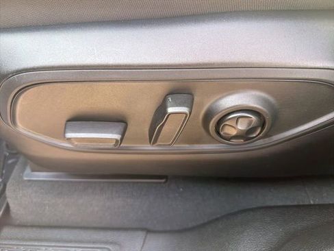 Used 2025 Jeep Grand Cherokee Altitude AWD/4WD image 14