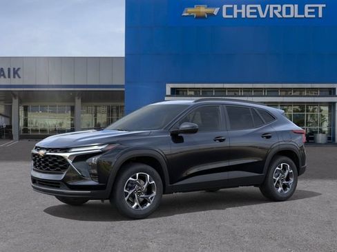 New 2026 Chevrolet Trax LT w/ Sunroof Package FWD image 2