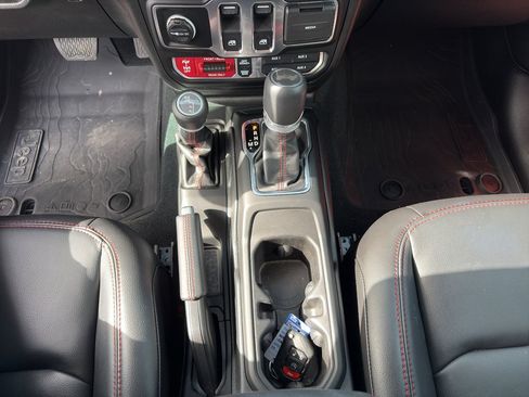 Used 2023 Jeep Wrangler Rubicon w/ LED Lighting Group AWD/4WD image 15