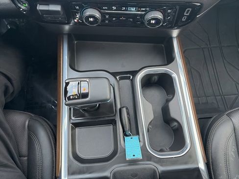 Used 2023 Chevrolet Silverado 1500 High Country w/ High Country Premium Package AWD/4WD image 29