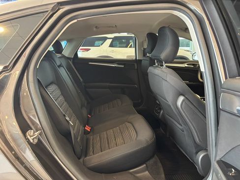 Used 2016 Ford Fusion SE FWD image 25