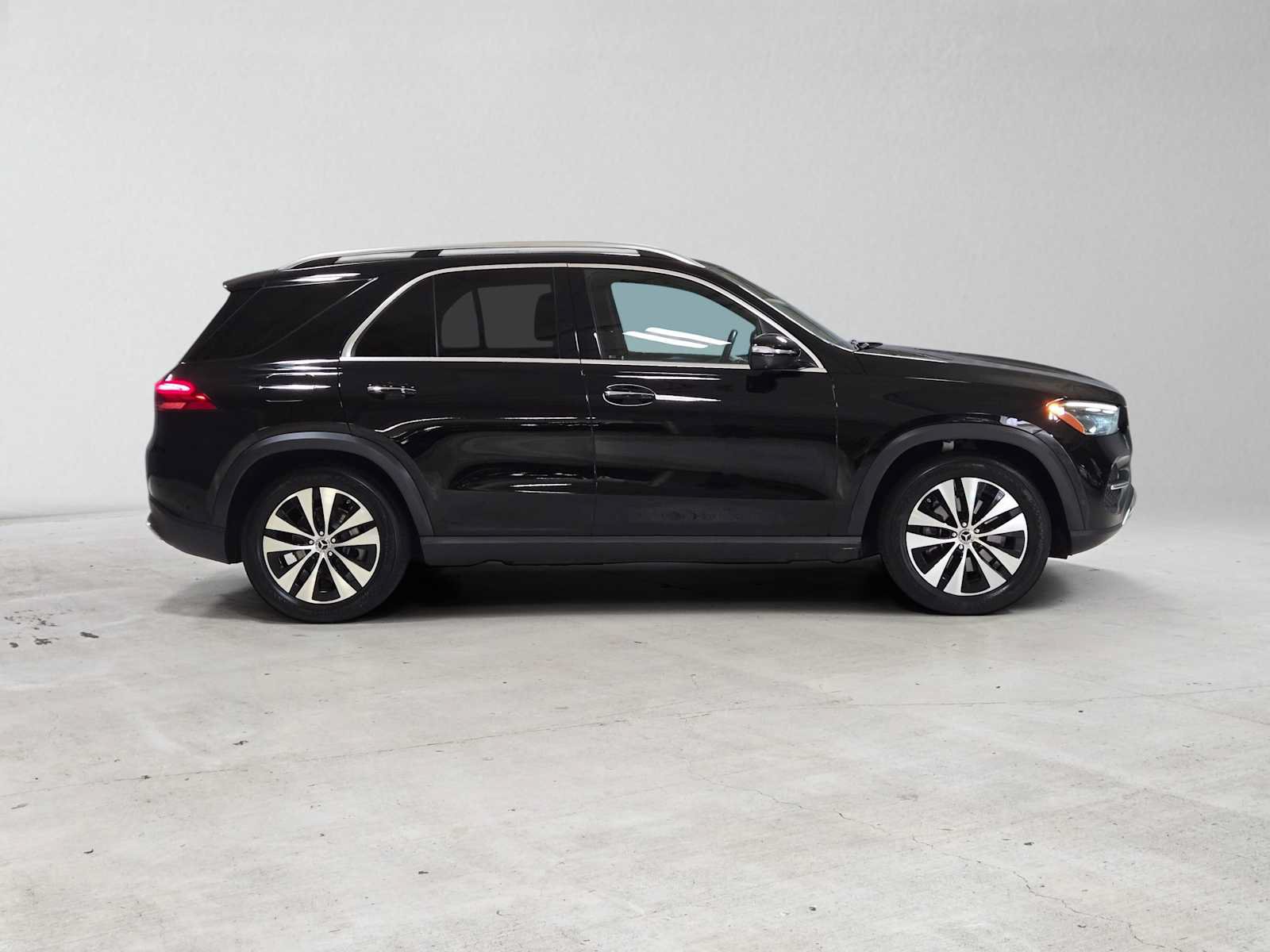 Certified 2024 Mercedes-Benz GLE 350 4MATIC image 2