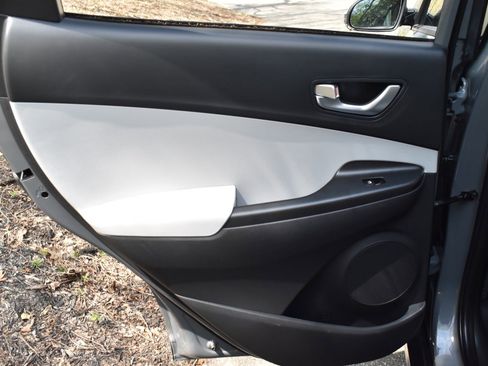 Used 2023 Hyundai Kona SE w/ Cargo Package FWD image 18