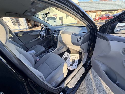 Used 2010 Toyota Corolla LE FWD image 19