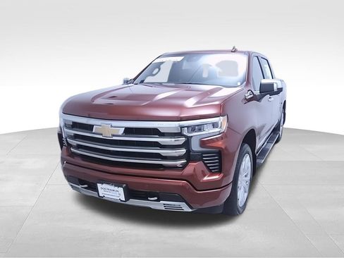 Used 2025 Chevrolet Silverado 1500 High Country w/ High Country Premium Package AWD/4WD image 6