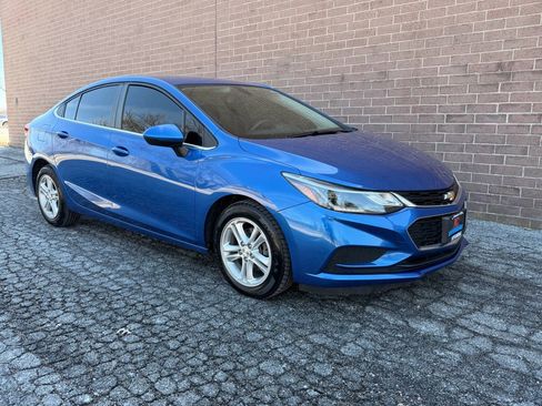 Used 2018 Chevrolet Cruze LT w/ Convenience Package image 7