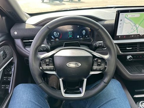 Used 2025 Ford Explorer Platinum w/ LUX Leather Package image 29