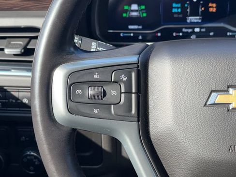 Used 2023 Chevrolet Suburban LT RWD image 12